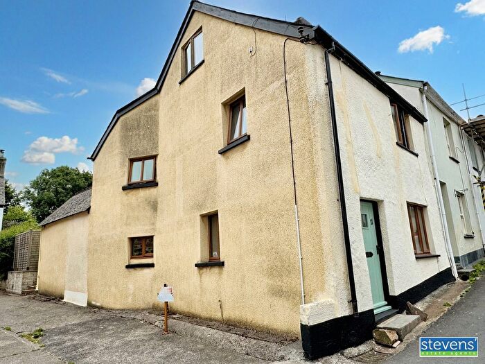 3 Bedroom End Of Terrace House For Sale In High Street, Hatherleigh, Okehampton, Devon, EX20