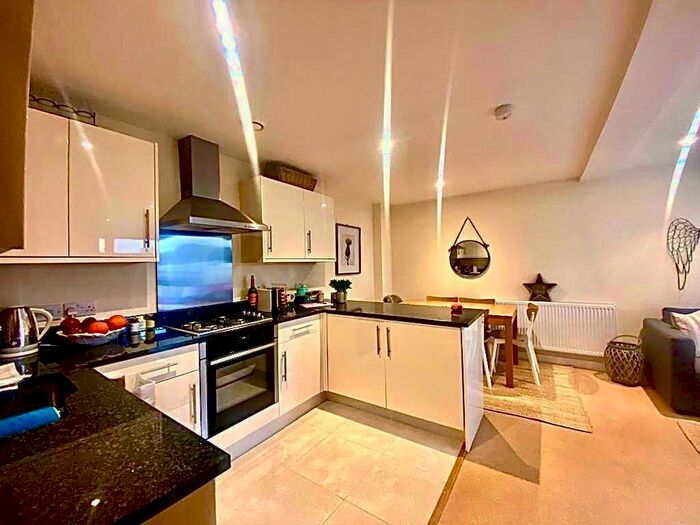 2 Bedroom Apartment To Rent In Britannia Place, Henley On Thames, RG9