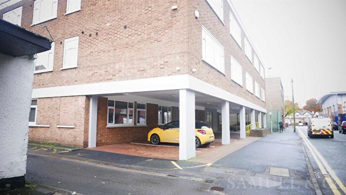 1 Bedroom Flat To Rent In Lombard Street, West Bromwich, B70