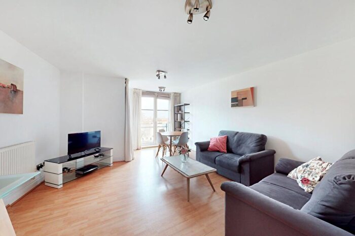 3 Bedroom Apartment To Rent In Marys Court, Palgrave Gardens, London, NW1