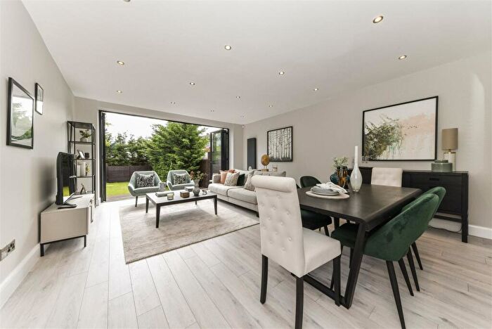 5 Bedroom Semi-Detached House To Rent In Rundell Crescent, Hendon, NW4