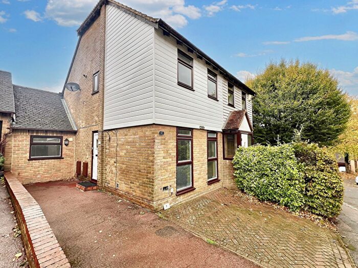 3 Bedroom Semi-detached House To Rent In Forestdale Road, Chatham, ME5