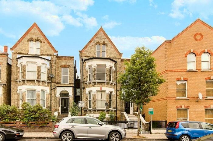1 Bedroom Flat To Rent In St Saviours Road, Brixton Hill, London, SW2
