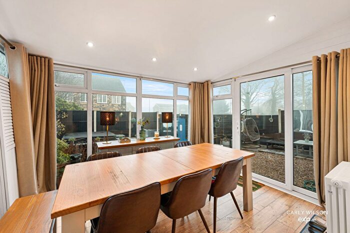 3 Bedroom Town House For Sale In Old Hall Drive, Bramley, Rotherham, S66