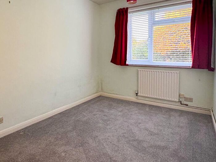 2 Bedroom Flat For Sale In Limmer Lane, Felpham Village, PO22