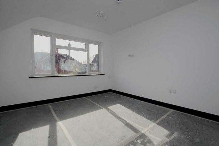 Studio To Rent In Wellington Avenue, Hounslow, TW3