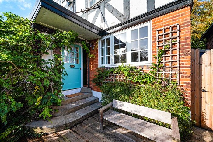 2 Bedroom Flat For Sale In Springfield Avenue, N10