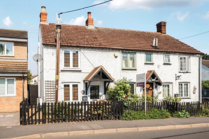 2 Bedroom Cottage For Sale In Windmill Road, Flitwick, MK45