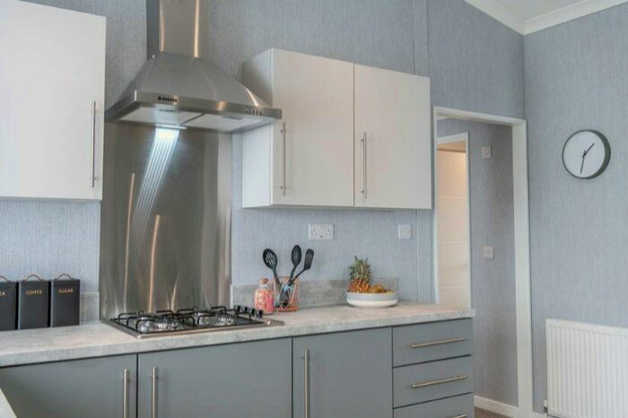 2 Bedroom Park Home For Sale In Lakeside Residential Park, Cliff Lane, Marston, Lincolnshire, NG32