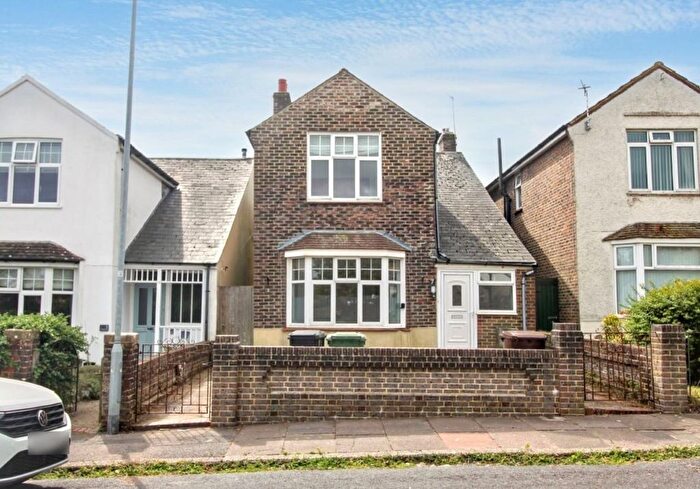 3 Bedroom Detached House For Sale In Upwick Road, Eastbourne, East Sussex, BN20