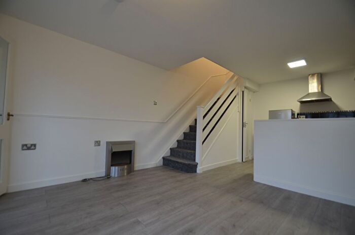 1 Bedroom Terraced House To Rent In Shellfield Close, Staines-Upon-Thames, TW19