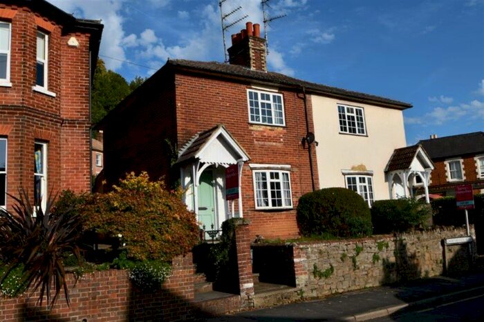 1 Bedroom Apartment To Rent In Bedroom Property In Godalming, GU7