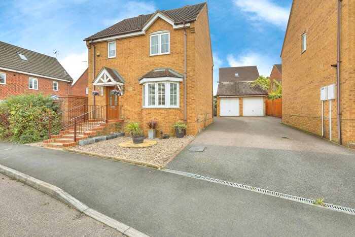 3 Bedroom Detached House For Sale In Landseer Close, Wellingborough, Northamptonshire, NN8