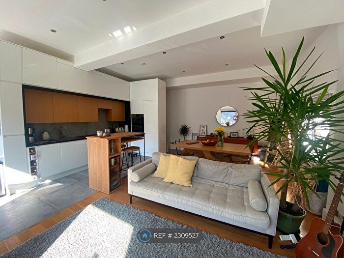 2 Bedroom Flat To Rent In Odessa Street, London, SE16