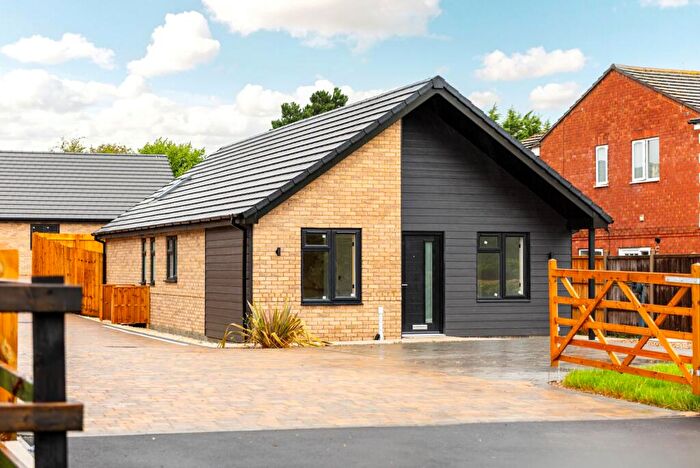 3 Bedroom Detached Bungalow For Sale In Stagsden Road, Bromham, MK43