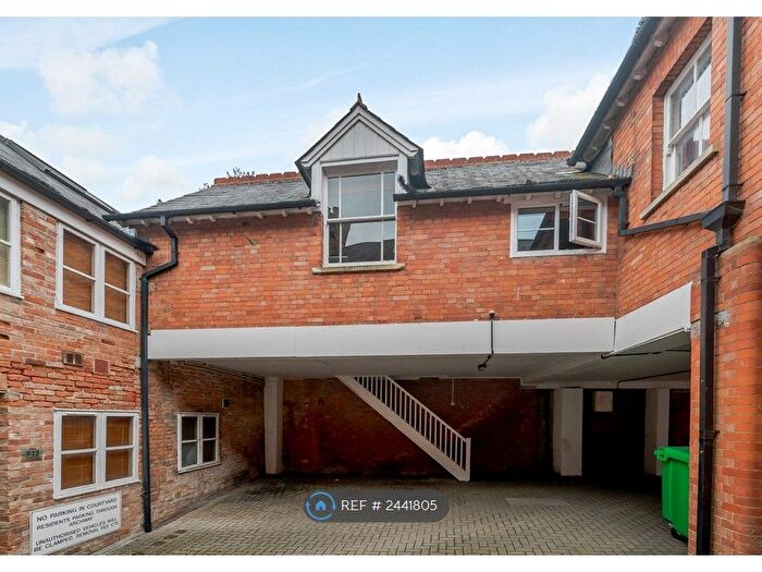 1 Bedroom Flat To Rent In Country Court, Langport, TA10