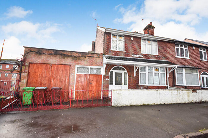 3 Bedroom Semi-Detached House For Sale In Welby Avenue, Nottingham, NG7