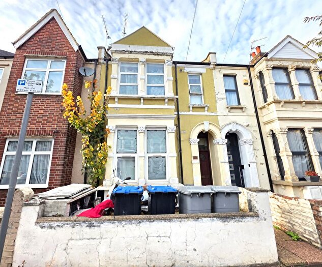 2 Bedroom Flat For Sale In Fortunegate Road, Harlesden, NW10