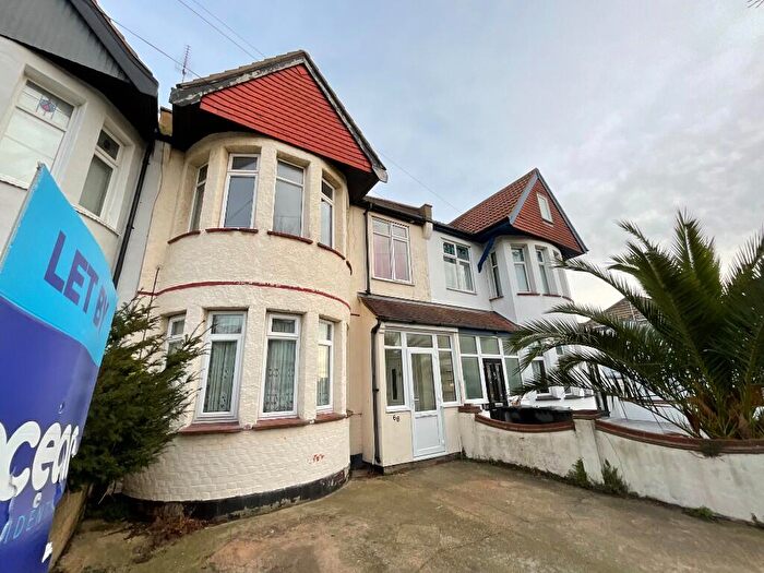 2 Bedroom Flat To Rent In Victoria Road, Southend-On-Sea, Essex, SS1