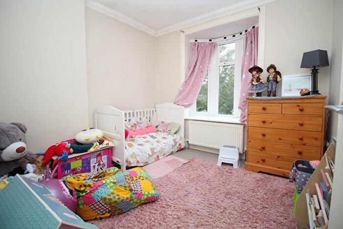 2 Bedroom Apartment For Sale In Somerhill Road, Hove, BN3