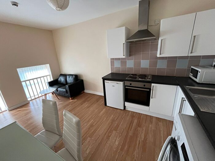 1 Bedroom Flat To Rent In Robson Street, Oldham, OL1