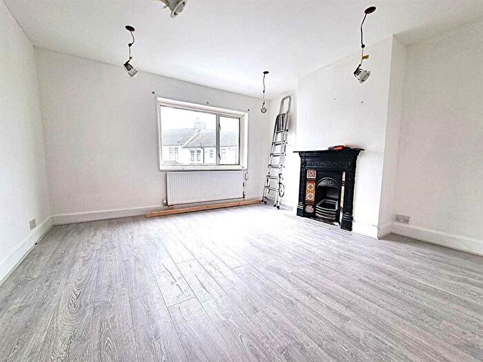 3 Bedroom House To Rent In Longfellow Road, Gillingham, ME7