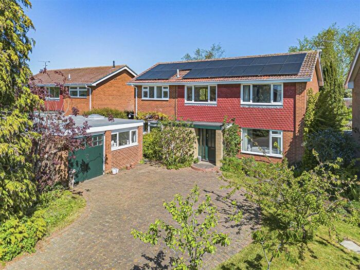 4 Bedroom Detached House For Sale In Penarth Place, Newnham, CB3