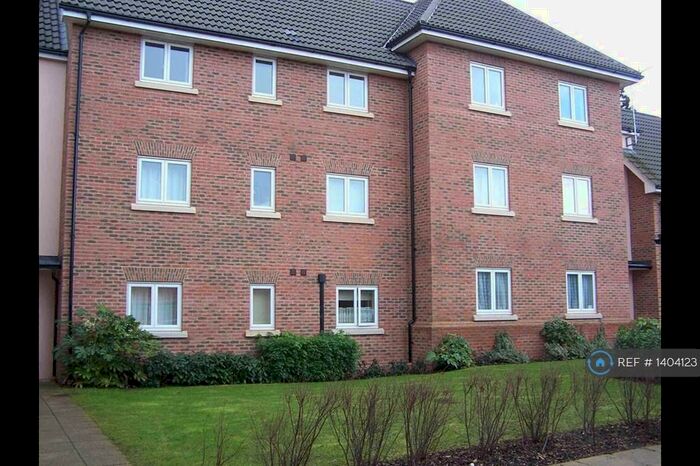 2 Bedroom Flat To Rent In Goodier Road, Chelmsford, CM1