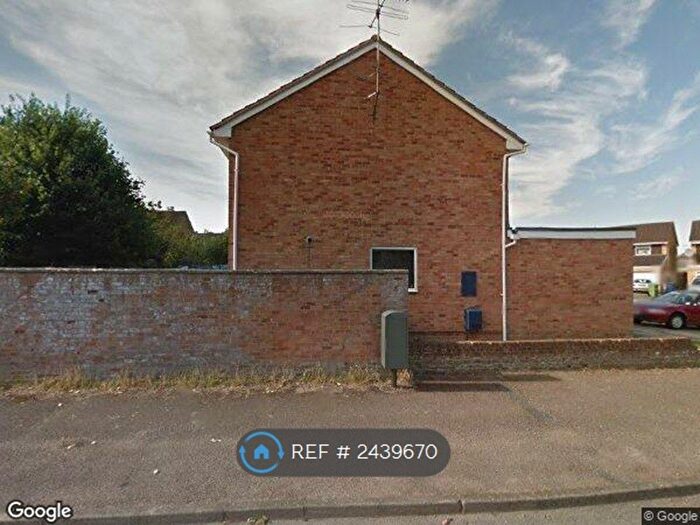 3 Bedroom Semi-Detached House To Rent In Castle Hill Drive, Brockworth, Gloucester, GL3