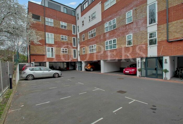 2 Bedroom Flat For Sale In Dollis Hill Lane, London, NW2