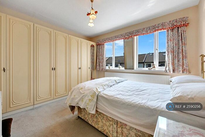 3 Bedroom Terraced House To Rent In Roman Road, London, E6