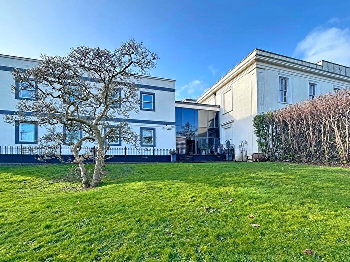 2 Bedroom Flat For Sale In Isleworth Road, Exeter, EX4