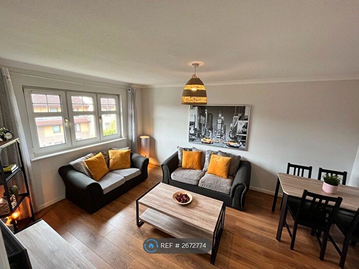 2 Bedroom Flat To Rent In Springfield Lane, Edinburgh, EH6