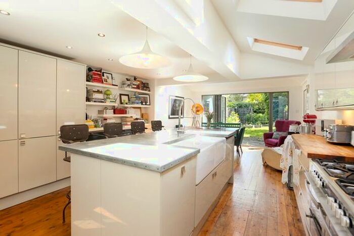 5 Bedroom Flat To Rent In Beaumont Road, London, W4