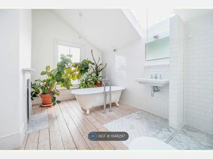 3 Bedroom Terraced House To Rent In Narford Road, London, E5