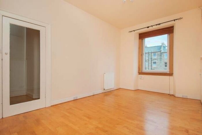 1 Bedroom Flat To Rent In Watson Crescent, Edinburgh, EH11