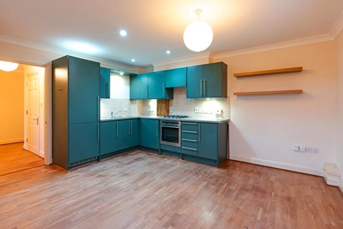 2 Bedroom Apartment To Rent In North Way, Headington, OX3