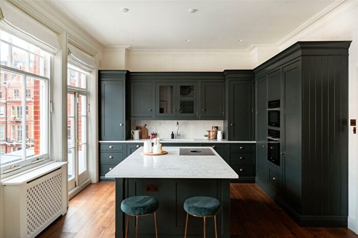 3 Bedroom Flat To Rent In Evelyn Gardens, South Kensington, SW7