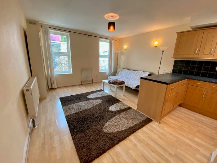 1 Bedroom Flat To Rent In John Ruskin Street, Kennington, SE5