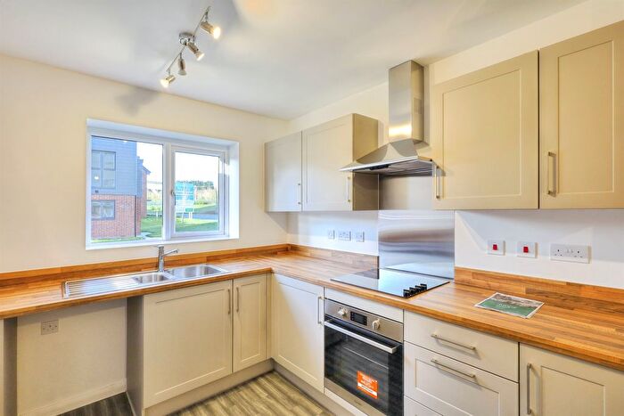 4 Bedroom Semi Detached House For Sale In Station Island, Wellingborough, NN8