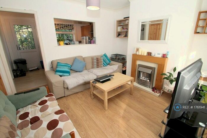 2 Bedroom Terraced House To Rent In Melville Place, Leeds, LS6