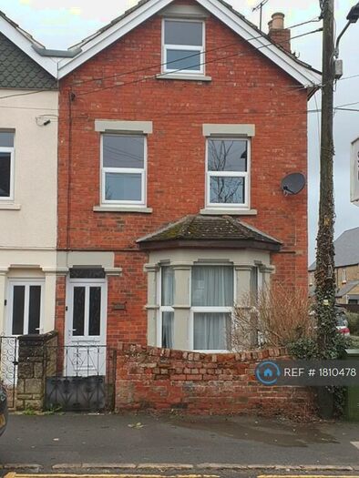 4 Bedroom Semi-Detached House To Rent In Station Road, Purton, Swindon, SN5