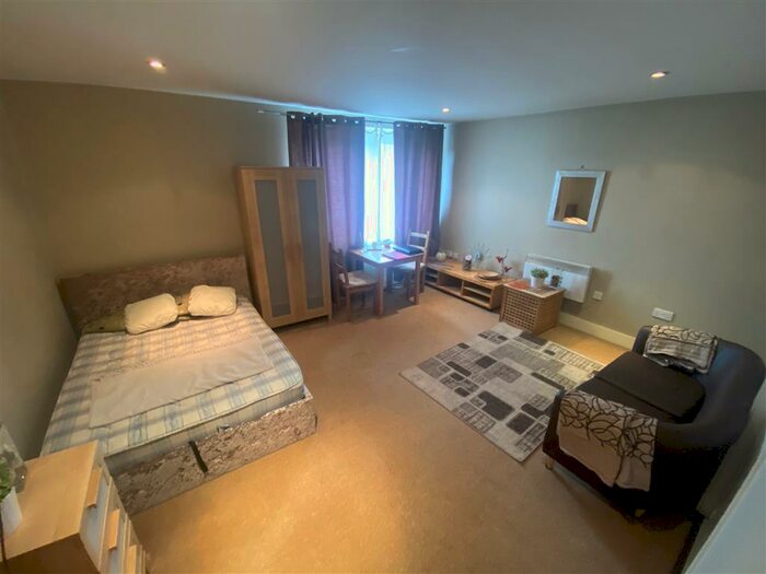 Studio To Rent In Ferry Court, Cardiff, CF11