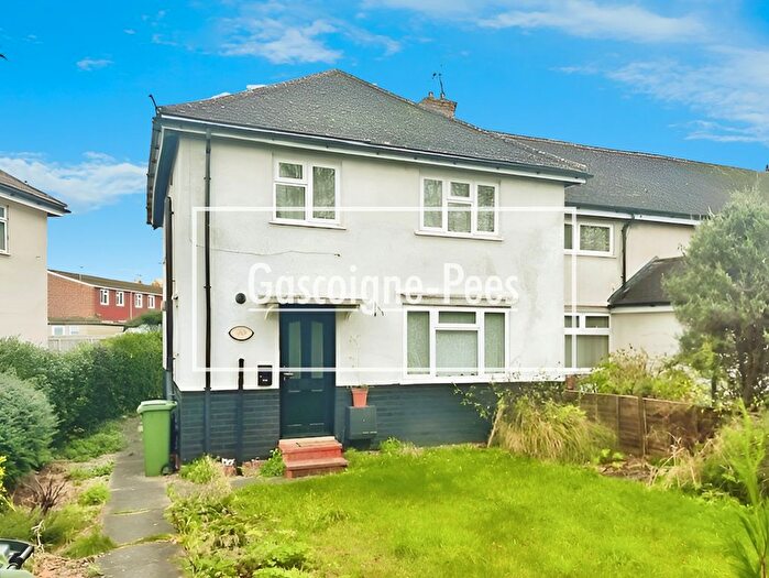 3 Bedroom Property To Rent In Grove Road, Basingstoke, RG21