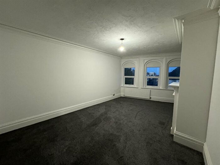 2 Bedroom Flat To Rent In Available Now!, BN22