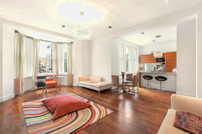 2 Bedroom Apartment To Rent In Redcliffe Gardens, Chelsea, London, SW10