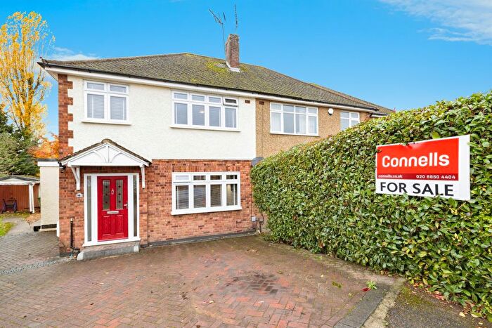 3 Bedroom Semi Detached House For Sale In Pickets Close, Bushey Heath, Bushey, WD23