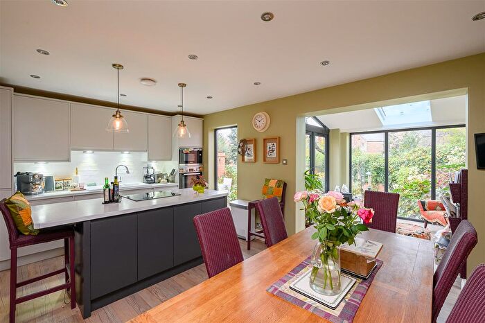 3 Bedroom Detached House For Sale In Greencliffe Drive, Clifton, York, YO30