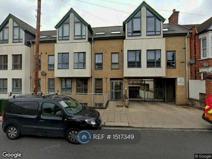 2 Bedroom Flat To Rent In Kilburn Lane, London, W10