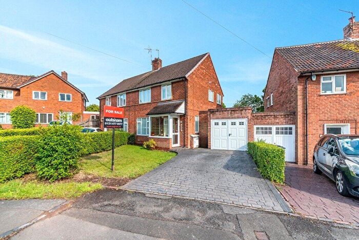 3 Bedroom Semi-Detached House For Sale In Wistaria Close, Bournville Village Trust, Northfield, Birmingham, B31